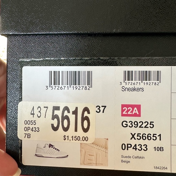 Authentic Chanel Sneakers in Suede Calfskin Beige - Picture 10 of 11